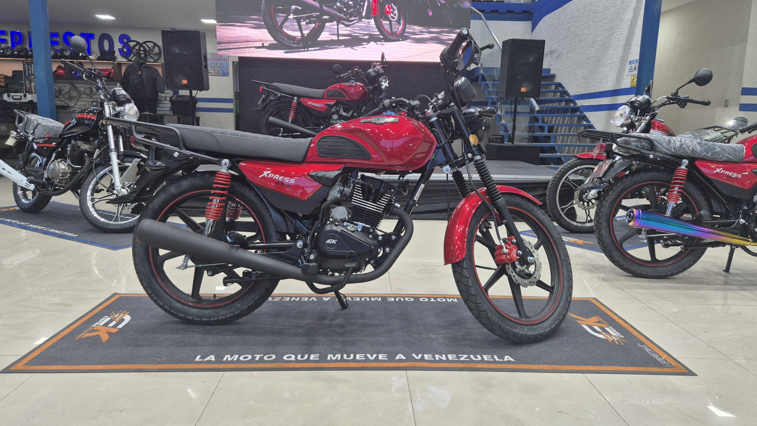 Empire Keeway lanza la EK Xpress 200S con diseño moderno y motor potente